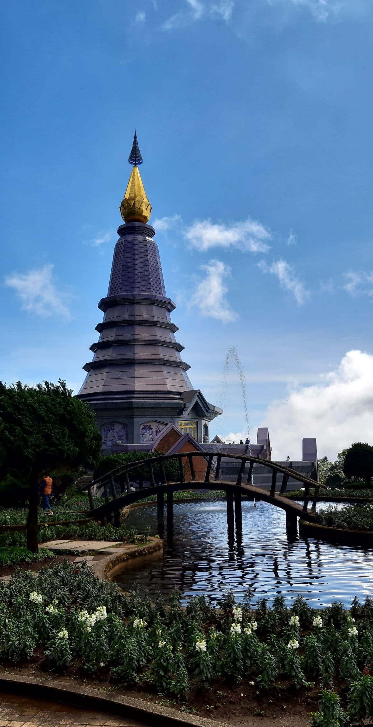 อุทยานแห่งชาติดอยอินทนนท์ ท้องฟ้าสีคราม
