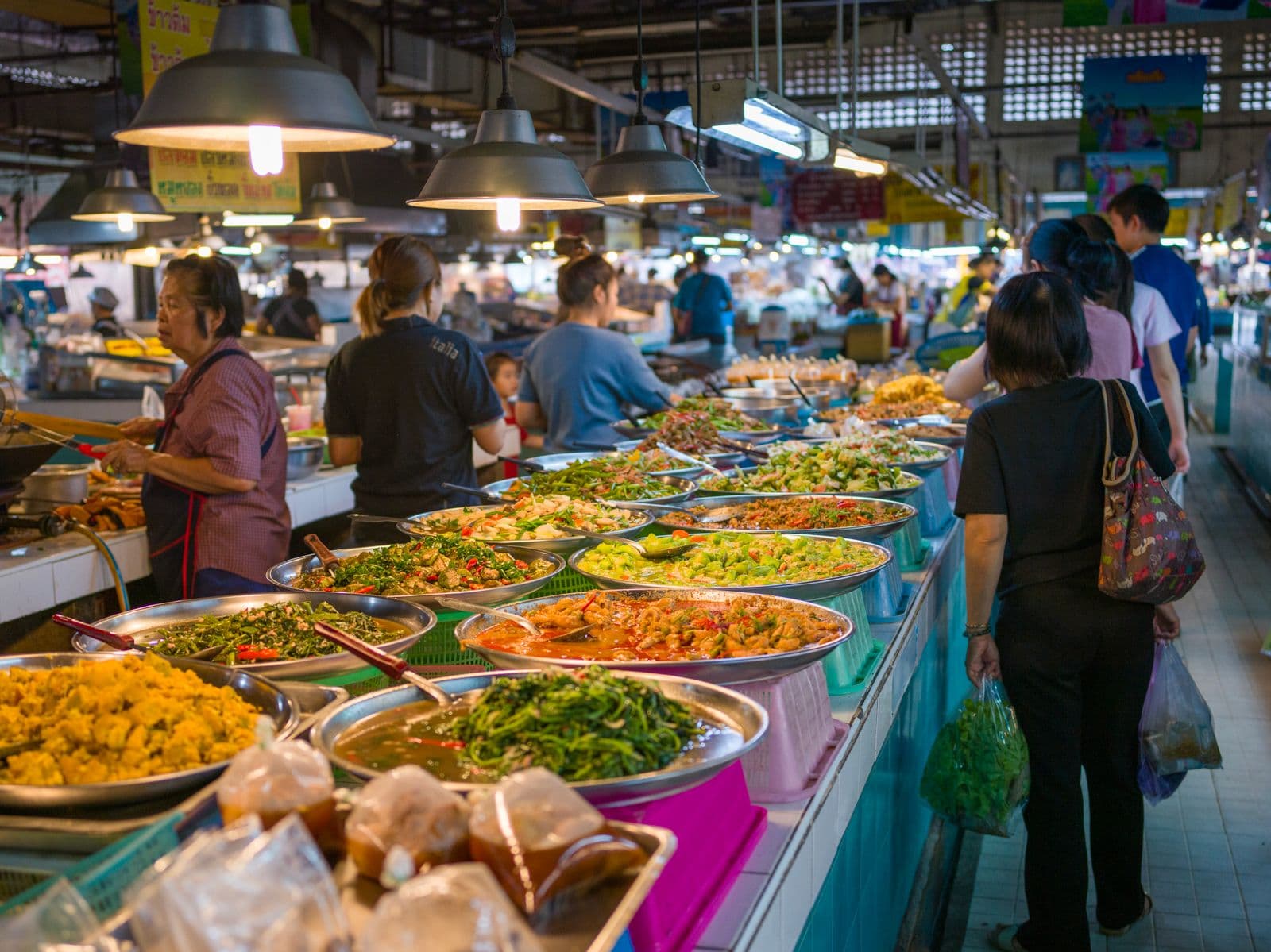 ตลาดอาหารพื้นเมืองแบบเอเชีย
